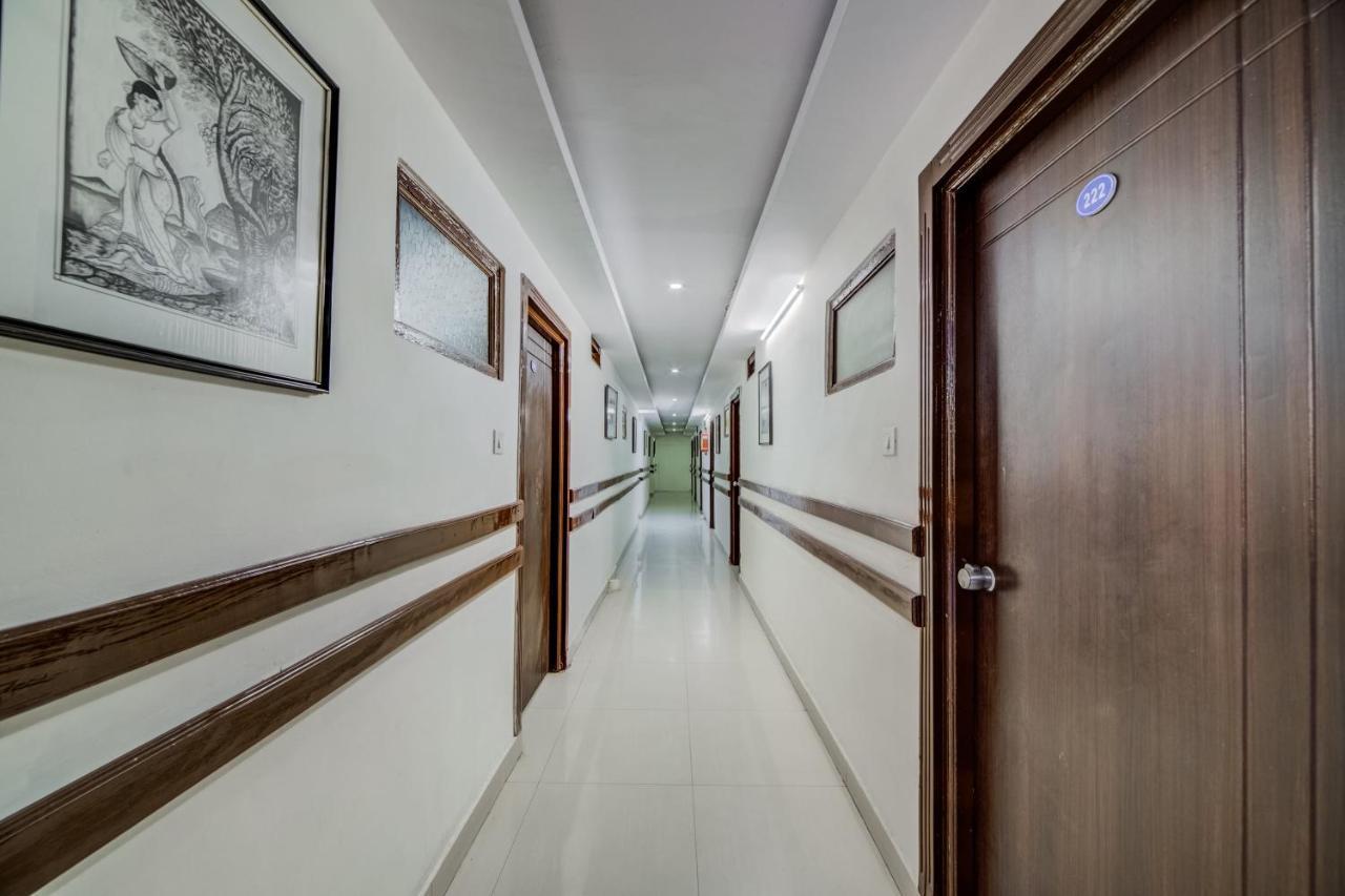 Oyo 33504 Ananda Hotel Hyderabad